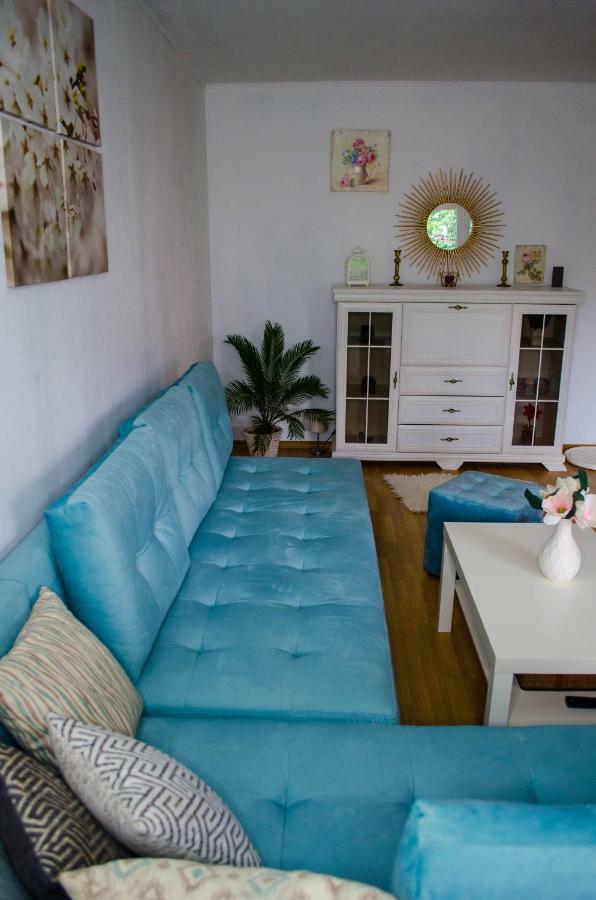 Collosal Apartment With Garden 부쿠레슈티 외부 사진